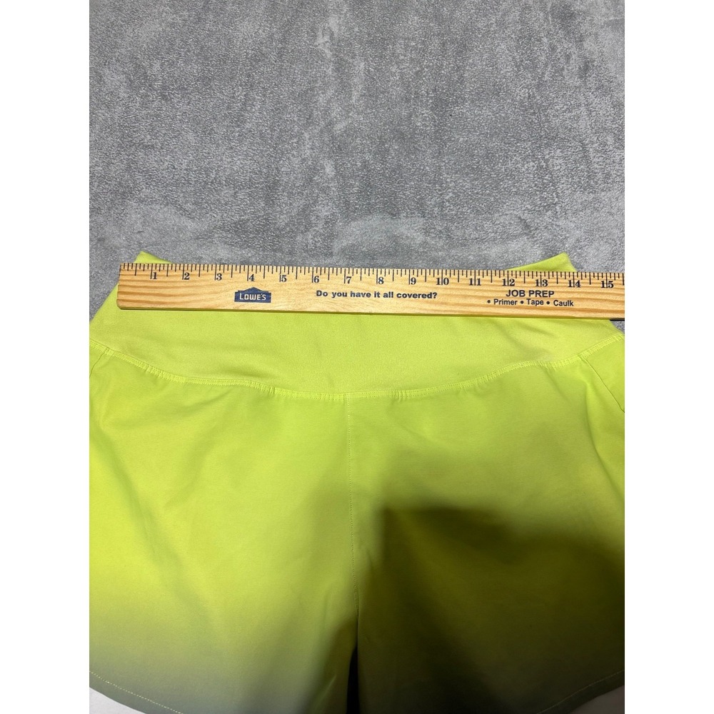 The North Face Women Size M Green Ombre Arque Shorts NF0A7QGF Stain - Picture 9 of 10